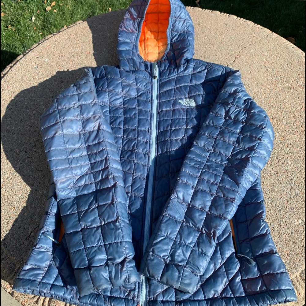 North face women’s thermball jacket - stow pocket - blue - large